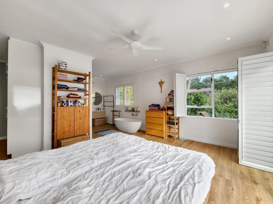 To Let 5 Bedroom Property for Rent in Vredehoek Western Cape